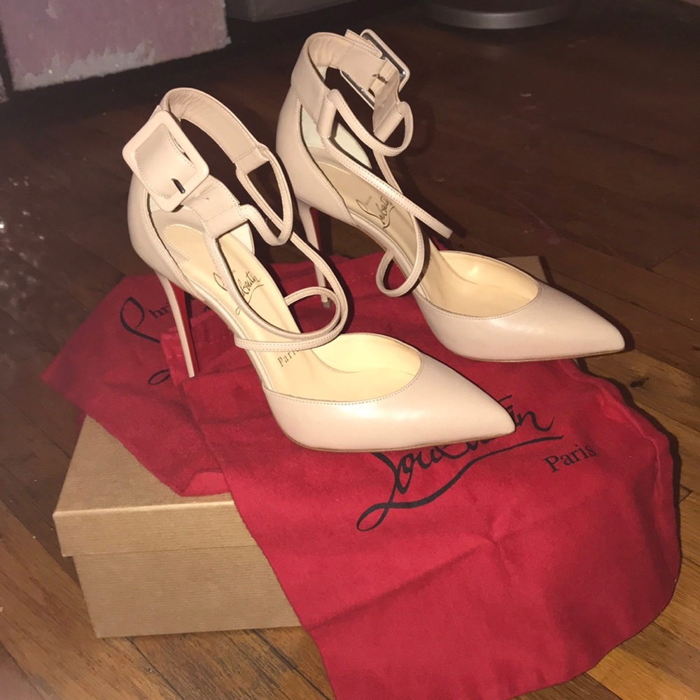 Christian Louboutin - Picture 3 of 4